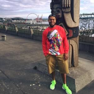 Meet your Posher, Louis